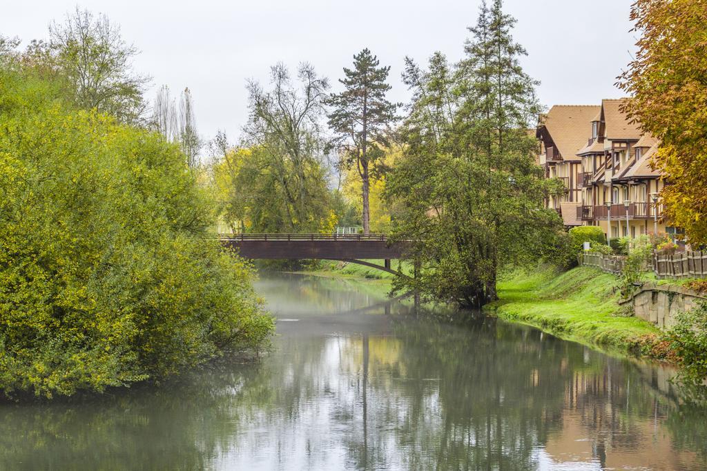 Karma Manoir Des Deux Amants Aparthotel Connelles Exterior photo