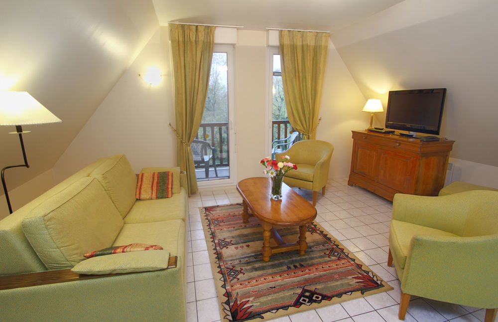 Karma Manoir Des Deux Amants Aparthotel Connelles Exterior photo