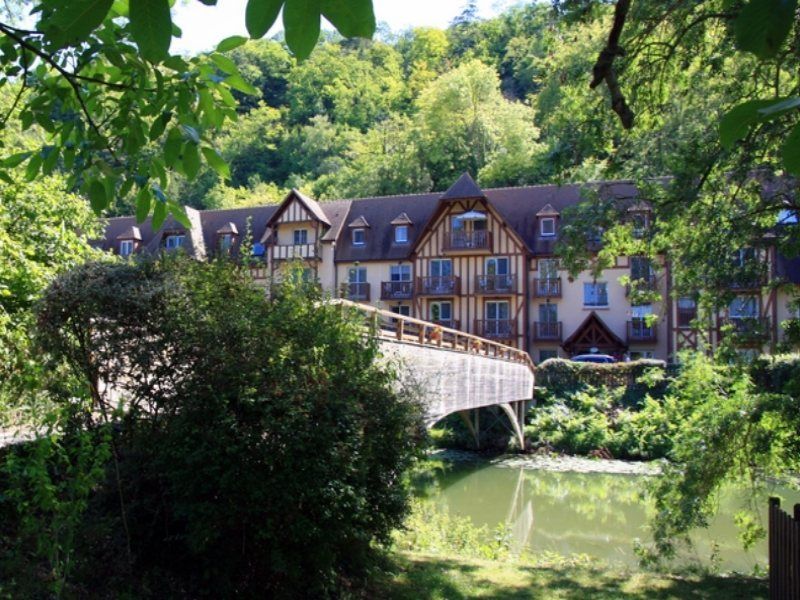 Karma Manoir Des Deux Amants Aparthotel Connelles Exterior photo